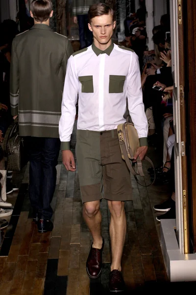 Look 8
